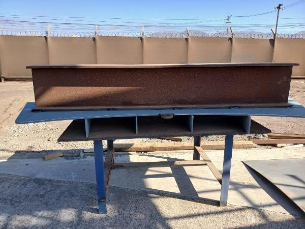 Bottom support plates of the tank during assembly